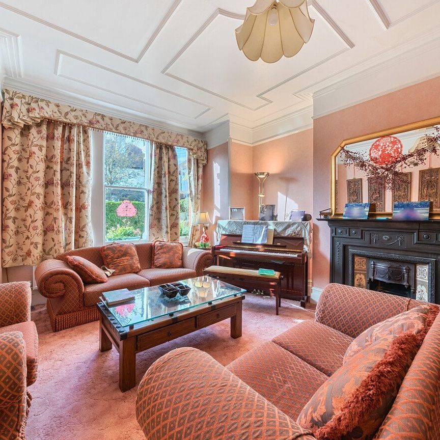 Hollingbourne Road, London, SE24 - Photo 1