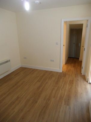 2 bedroom ground floor flat to rent - Photo 1