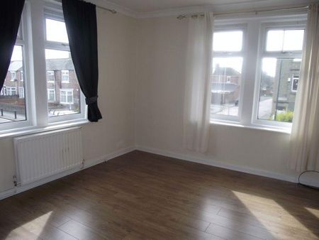 3 bedroom maisonette to rent - Photo 3