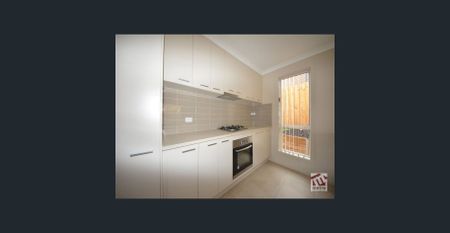 SPACIOUS FAMILY HOME! - Photo 3