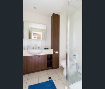 STUDENT ACCOMMODATION - Kingsbury Gardens - Single Studio - Photo 5