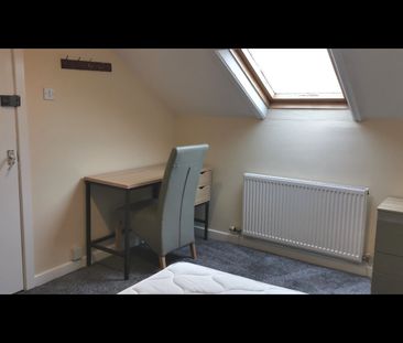 Room in a Shared House, Great Cheetham Street West, M7 - Photo 1