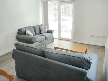 2 bedroom flat to rent - Photo 4