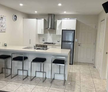 Immaculate, Fully Furnished One Bedroom Flat - Photo 4