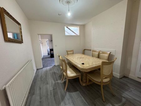 3 bedroom House To Let - Photo 3