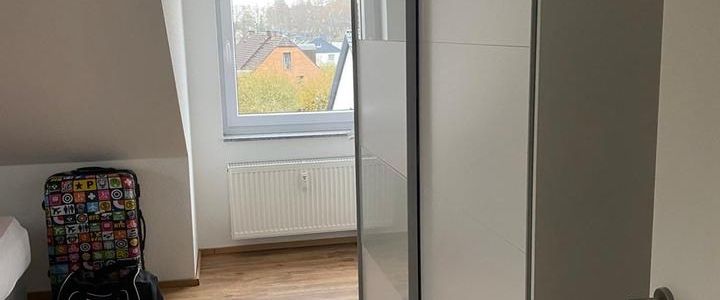 Charmante Dachgeschosswohnung in Hilden – Perfekt für Singles! - Foto 1