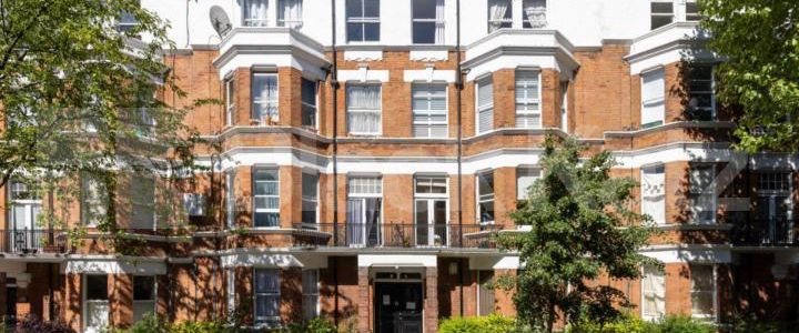 Located within a well kept mansion block on Widdenham Road - Photo 1