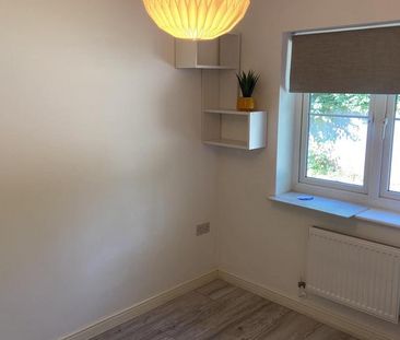 2 bedroom semi-detached house to rent - Photo 2