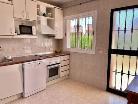 Luxury Villa for rent in Fuengirola, Andalusia - Photo 3