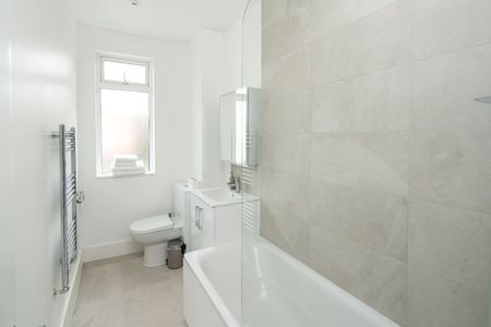 1 Bed Maisonette, Palliser Road, W14 - Photo 3