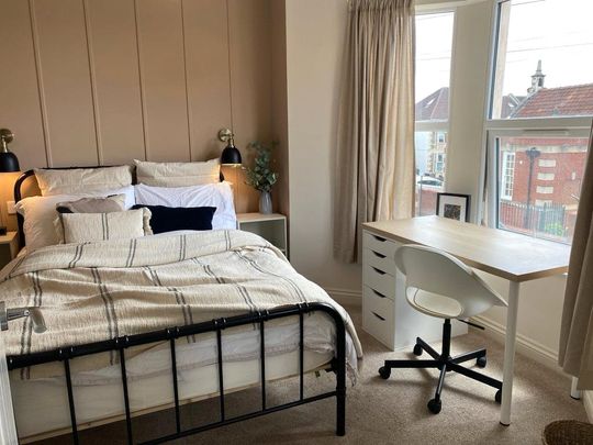 Maxse Road, Knowle - Photo 1