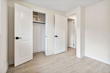 For Lease - 3642 Ellengale Drive, Mississauga, Ontario - Photo 4