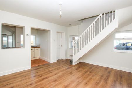 3 bedroom semi-detached house to rent - Photo 2
