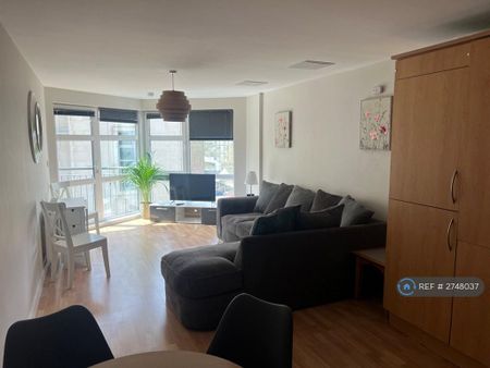 2 bedroom flat to rent - Photo 4