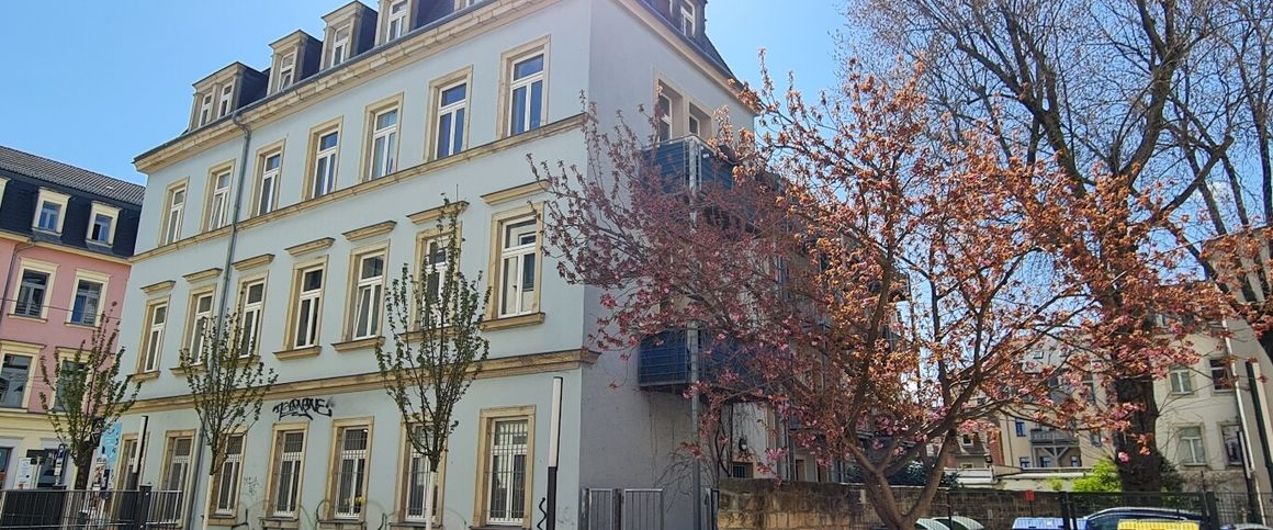 Leben im Herzen der Neustadt ? 2-Zimmer-Wohnung mit EBK sucht Sie als neuen Mieter! - Photo 1