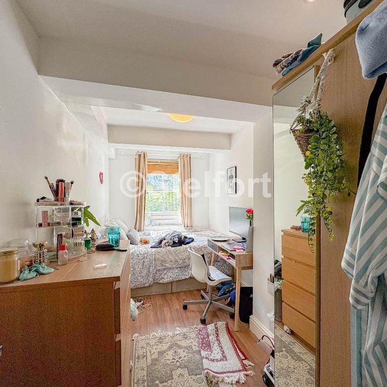 3 bedroom flat to rent - Photo 1