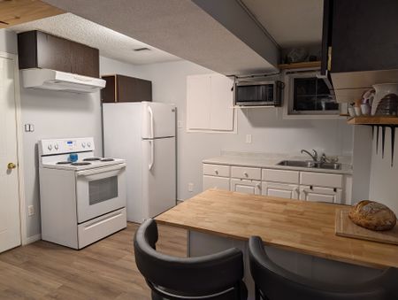 For Lease - 64 Athabaska Road Unit# Lower, Barrie, Ontario - Photo 4