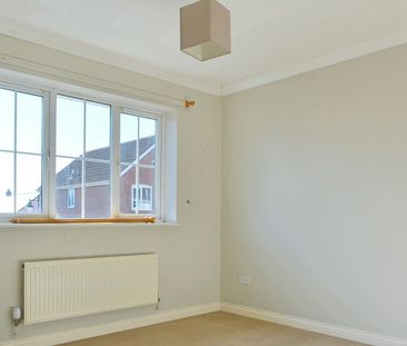 £1,675 PCM - Photo 1