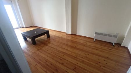 Studio/Γκαρσονιέρα για ενοικίαση Κάτω Αναγέννηση (Νεάπολη) - Photo 4