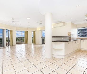 Prime Esplanade Living – Spacious Apartment With Exceptional Views - Photo 1