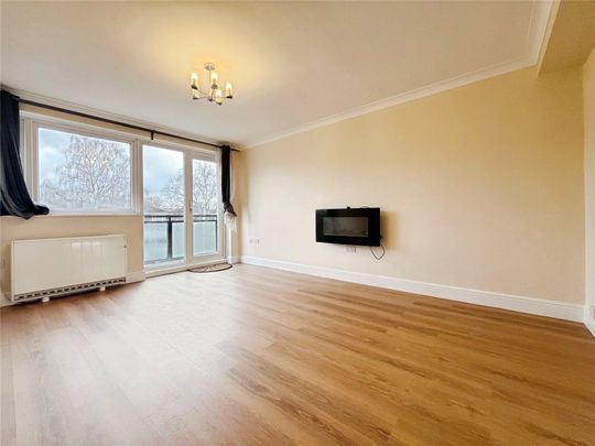 Runnymede Court, Egham, Surrey, TW20 9AA - Photo 1