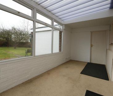 2 bedroom detached bungalow to rent - Photo 6