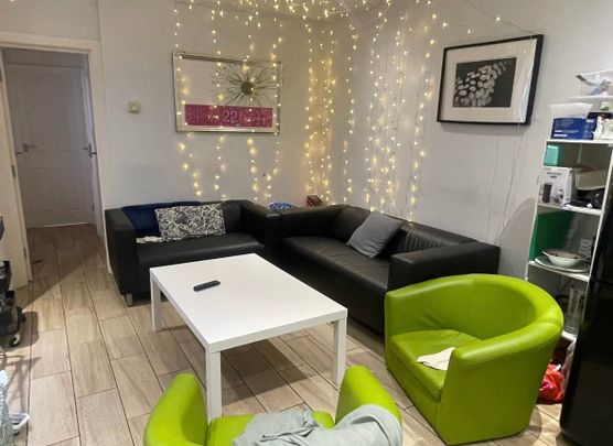 200 Tiverton Road - Photo 1