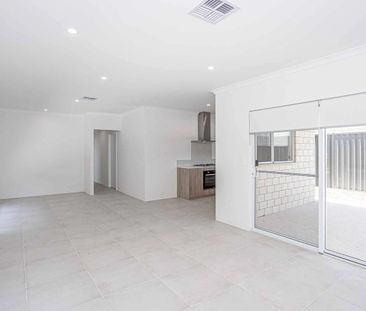 Stunning 4-Bedroom Rental House in Yanchep - Modern Design and Tran... - Photo 1