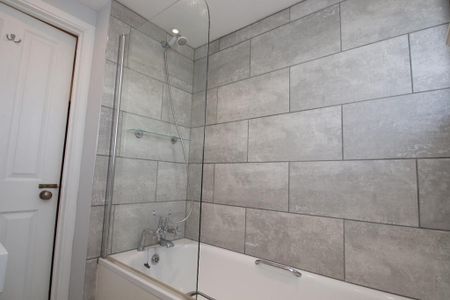 3 bedroom terraced house to rent - Photo 3