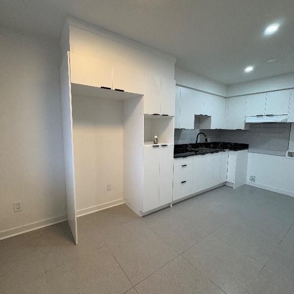 À louer appartement 4-1/2 non chauffé 3e étages - Photo 1