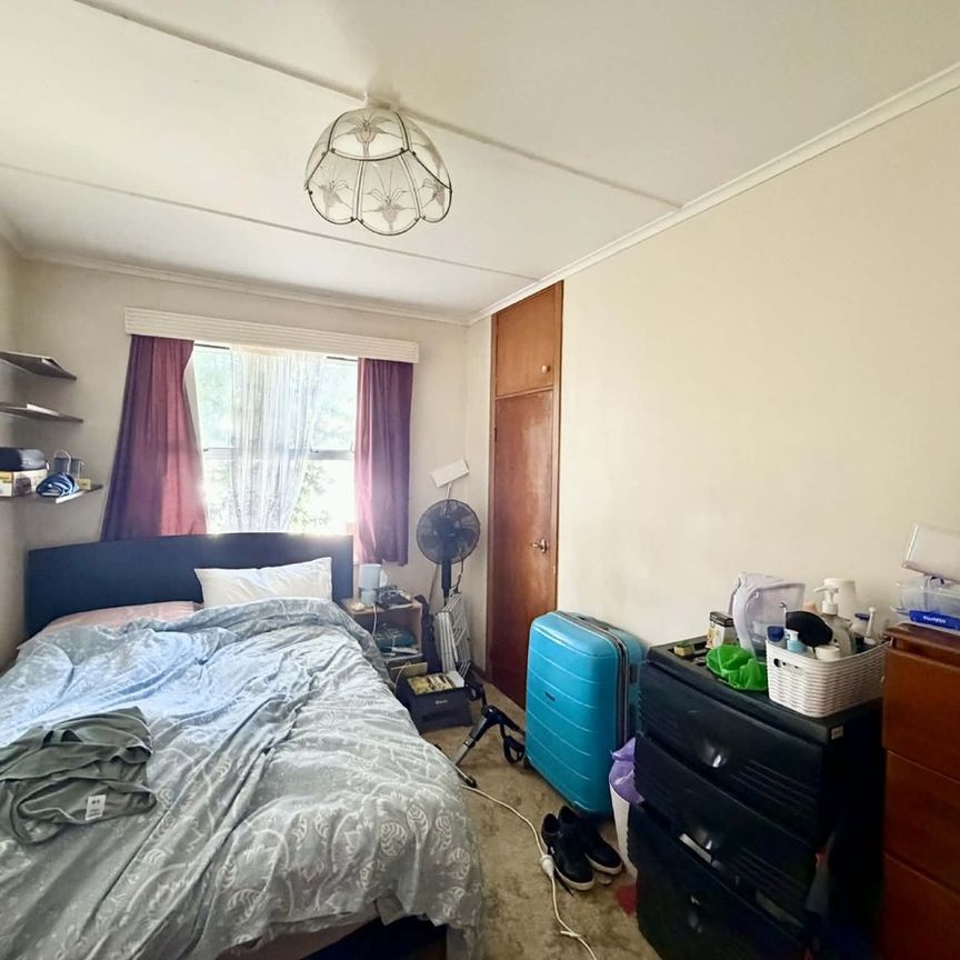 Solid three-bedroom in Spotswood - Photo 1