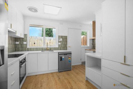 GORGEOUSLY RENOVATED | QUIET STREET - Photo 4