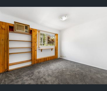 Charming 3 Bedroom Home with Additional Living Space Downstairs! - Photo 4