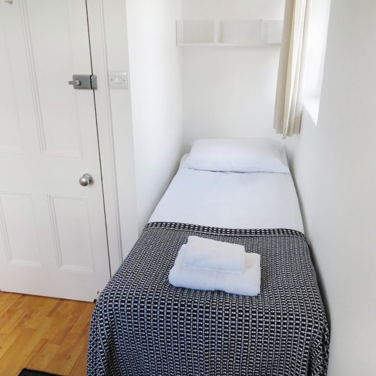 Studio For Rent in Fulham - Photo 1