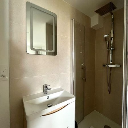 Location Appartement 2 pièces 16m² - Photo 4