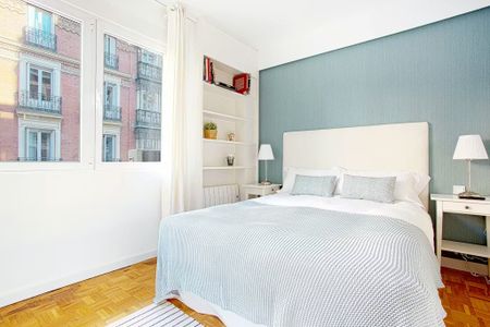 Calle de la Academia, Madrid, Community of Madrid 28014 - Photo 4