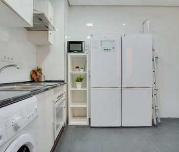 Cozy room in Fernán Gonzalez Street - Photo 6