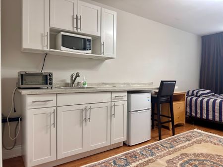 For Lease - 4237 Tomken Road Unit# Unit B, Mississauga, Ontario - Photo 2