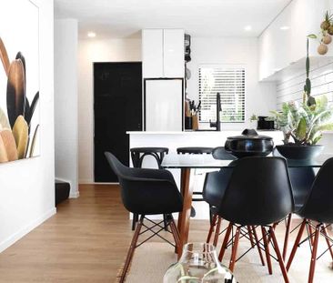 Modern Townhouse With Style - Photo 5