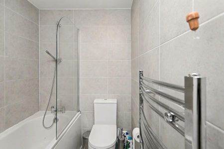 2 bedroom apartment to rent - Photo 5