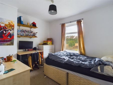 4 bedroom terraced house to rent - Photo 3