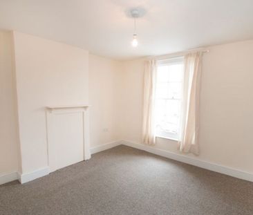 11, St James Road, Chichester - Photo 4