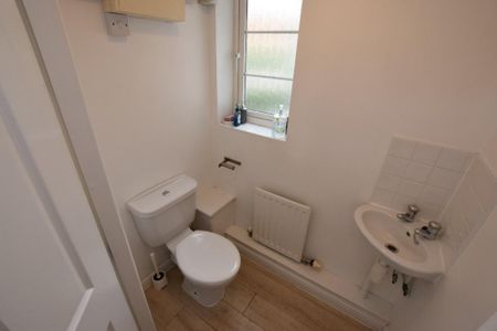 1 bedroom semi-detached house to rent - Photo 5