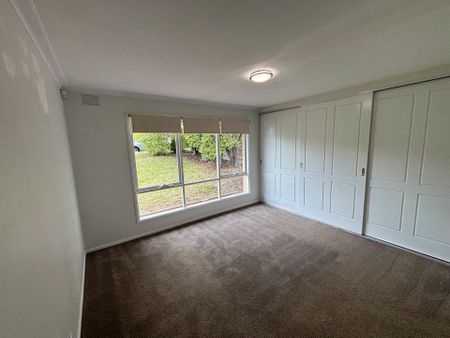 80 Roseman Road, Chirnside Park - Spacious Family Home in a Prime Chirnside Park Location - Photo 4