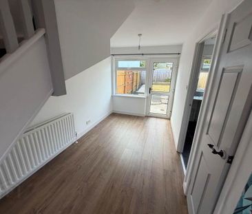 3 Dromore Road, Carrickfergus, BT38 7PJ - Photo 2