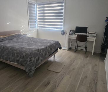 Appartement 5 1/2 haut de triplex - Photo 3