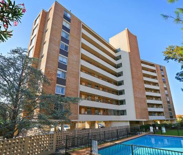 Furnished Studio Apartment - Grandstand Views - Photo 5