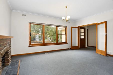 26 Heathfield Rise, Box Hill North. - Photo 3