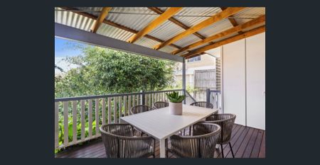 Spacious Townhome in Prime Annerley Location - Photo 4