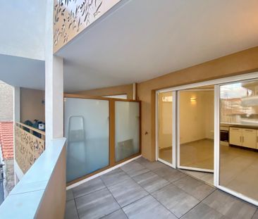 Location Appartement 2 pièces 38m² TOULON 83100 - Photo 2